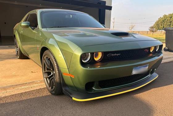 DODGE CHALLENGER 6.4 V8 HEMI GASOLINA R/T SCAT PACK WIDEBODY TORQUEFLITE